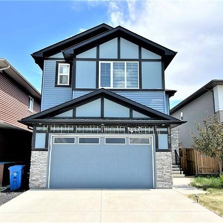 فيلا Luxury Retreat For Large Groups YYC المظهر الخارجي الصورة