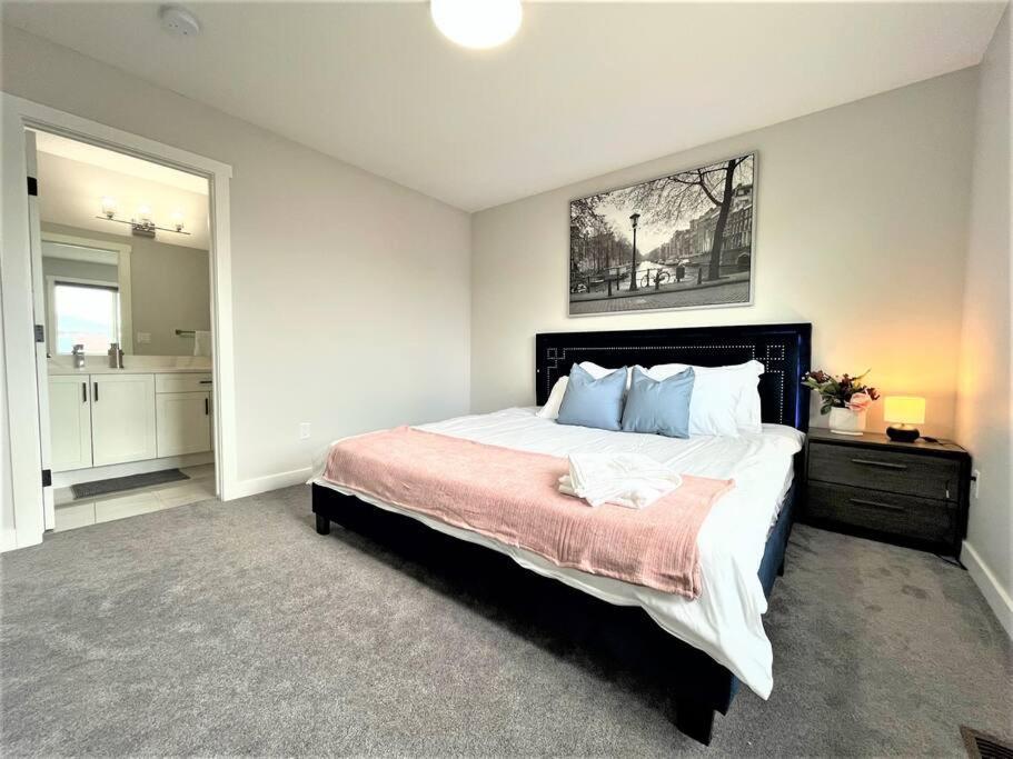 فيلا Luxury Retreat For Large Groups YYC المظهر الخارجي الصورة